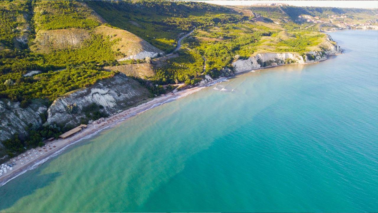 Lighthouse Golf & Spa Hotel Balchik Ngoại thất bức ảnh Aerial view of the bay