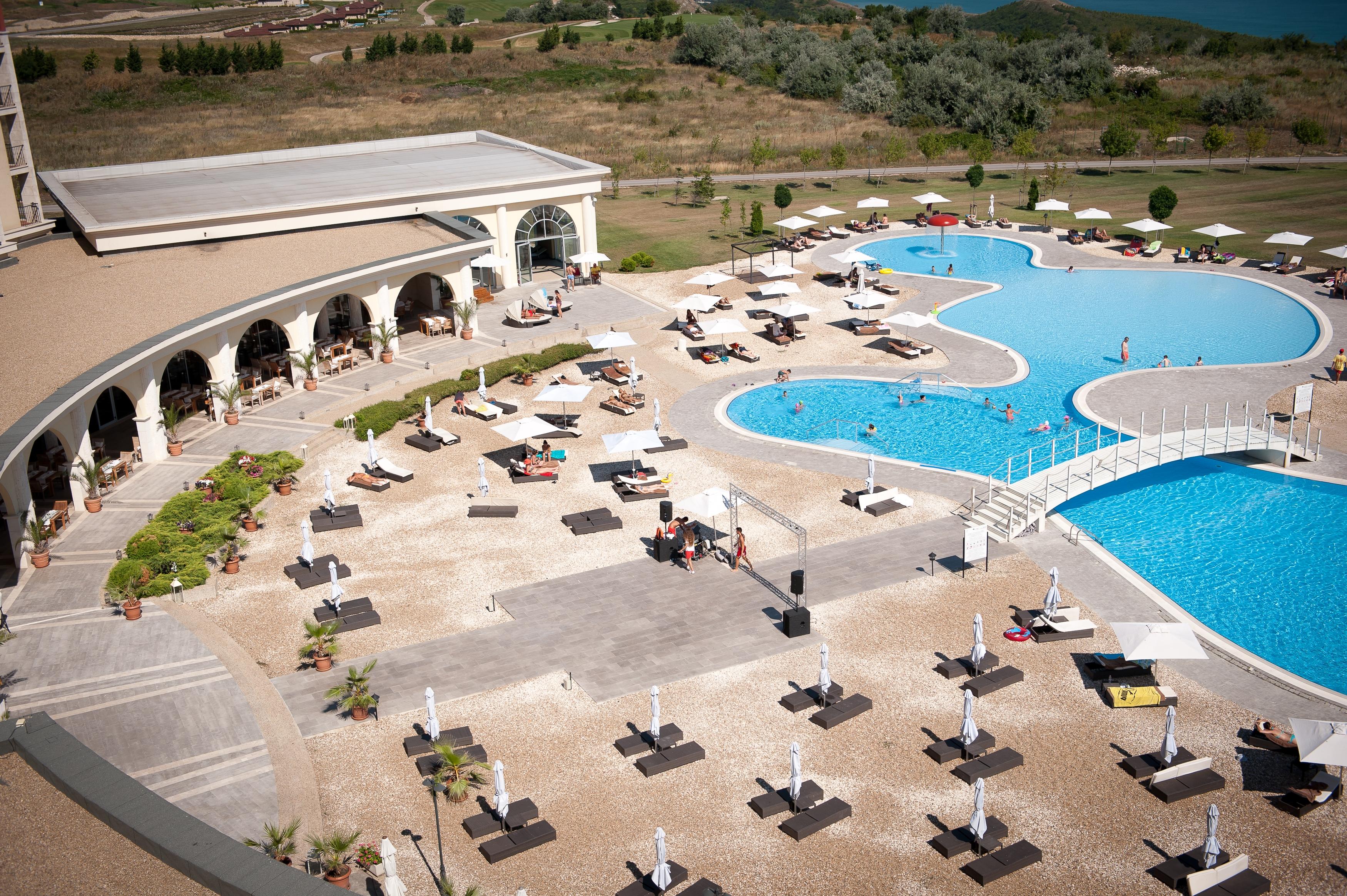 Lighthouse Golf & Spa Hotel Balchik Ngoại thất bức ảnh The swimming pool at the hotel