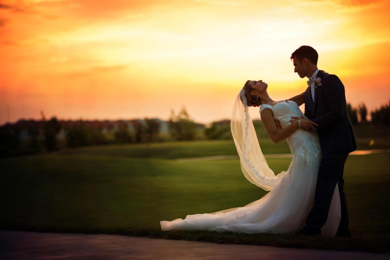 Lighthouse Golf & Spa Hotel Balchik Ngoại thất bức ảnh A newlywed couple