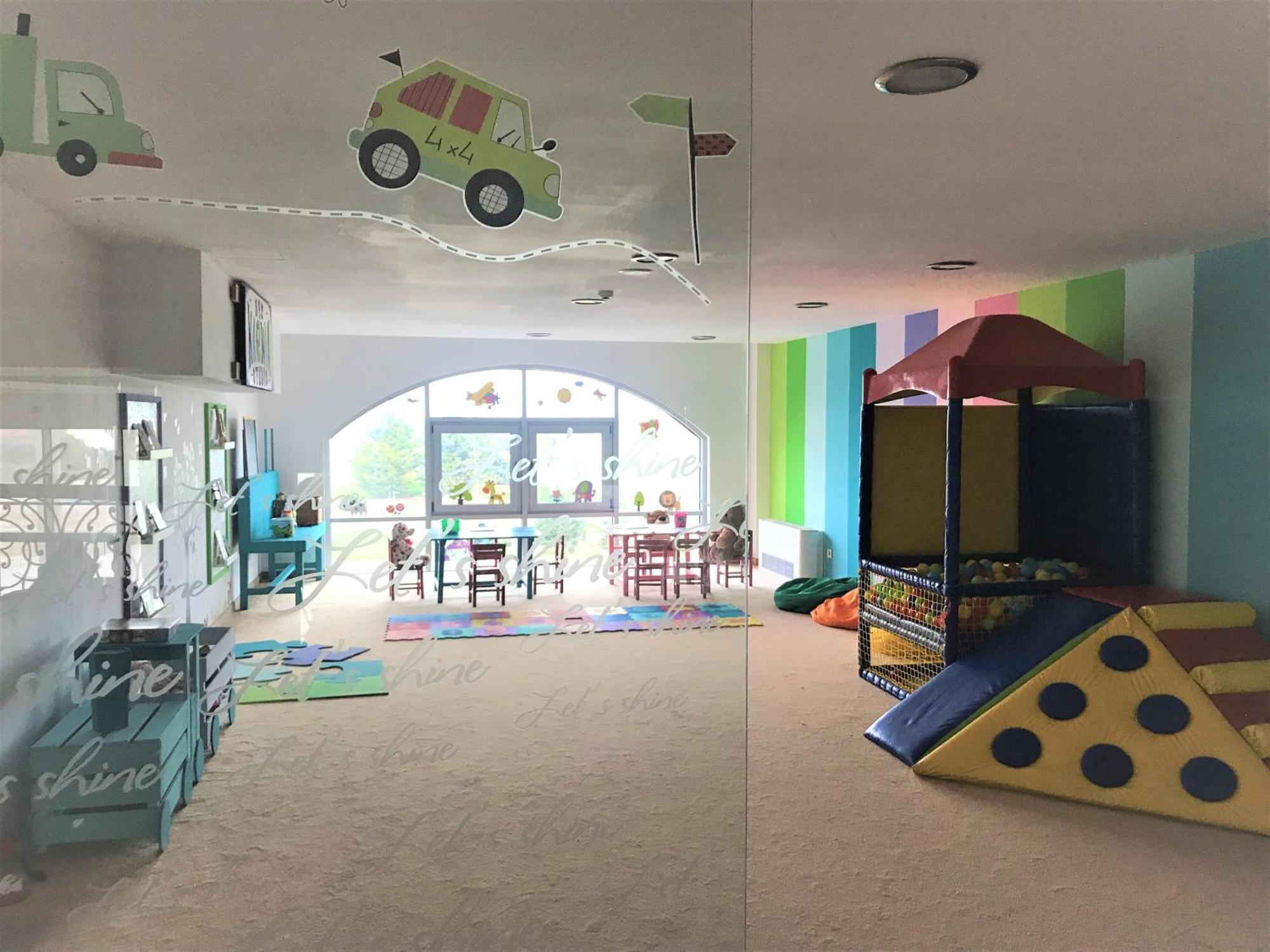 Lighthouse Golf & Spa Hotel Balchik Ngoại thất bức ảnh The interior of a typical nursery