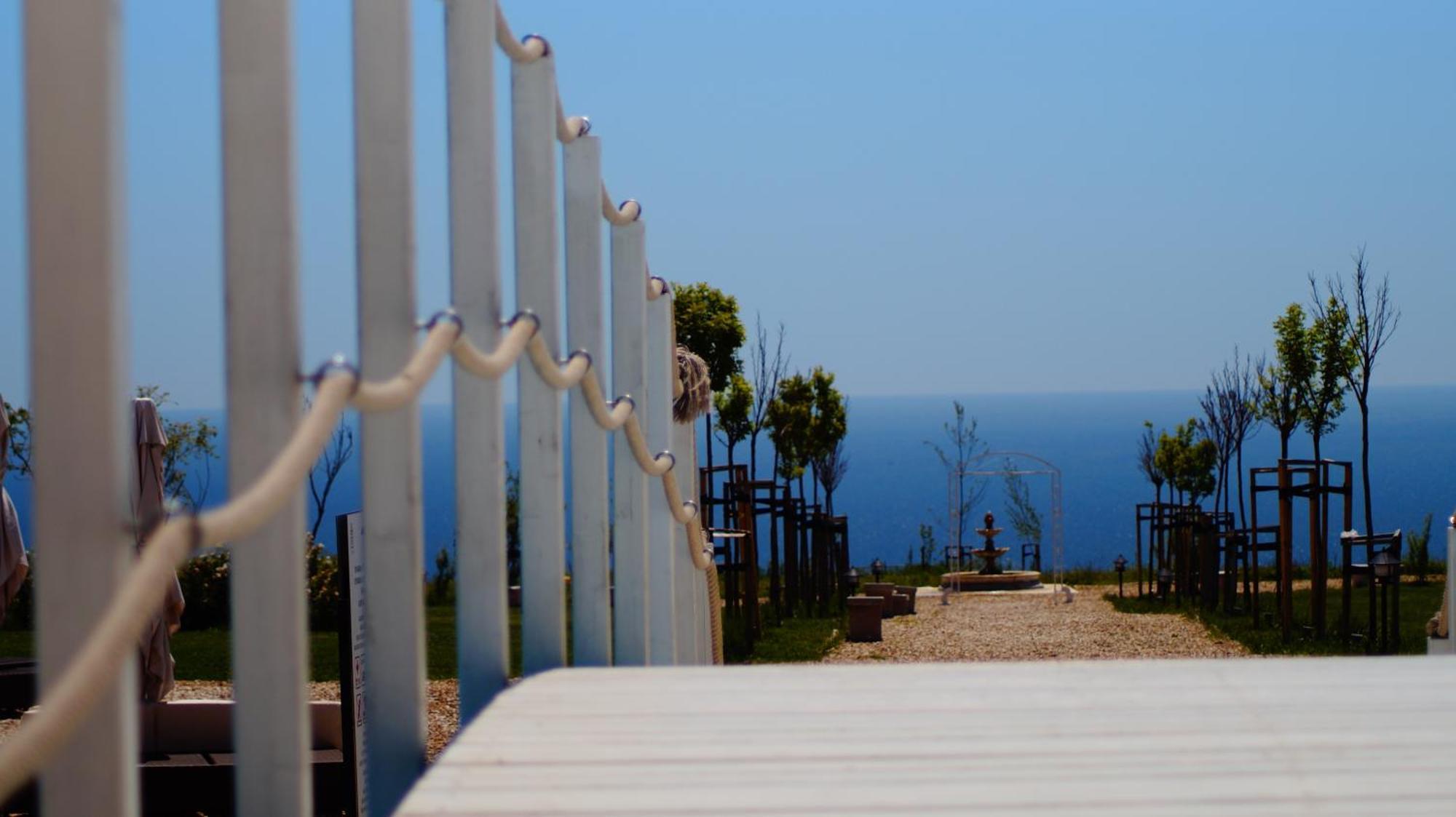 Lighthouse Golf & Spa Hotel Balchik Ngoại thất bức ảnh The memorial