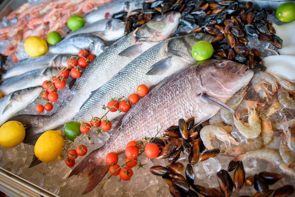 Lighthouse Golf & Spa Hotel Balchik Ngoại thất bức ảnh Seafood