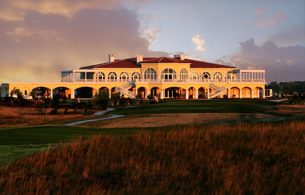 Lighthouse Golf & Spa Hotel Balchik Ngoại thất bức ảnh Club House